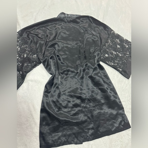 Gold Tag Victorias Secret Silky Black Robe - Picture 2 of 10